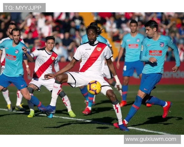 巴萨与尤文图斯首回合激战回顾球迷热情高涨的精彩瞬间